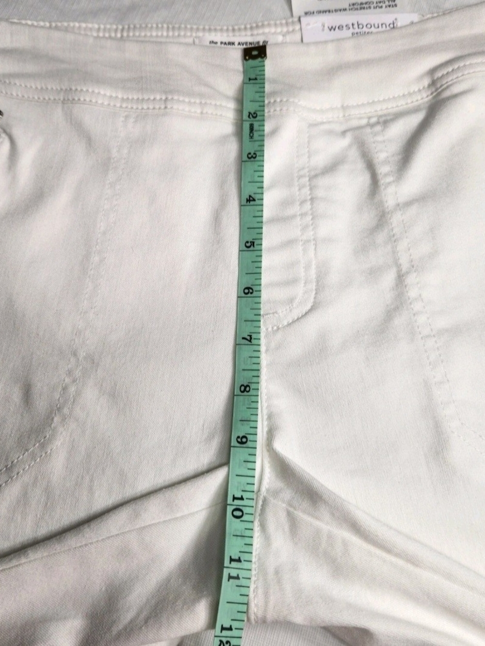 Westbound Park Avenue Women's Shorts Size 10P Pull On White Mid-Rise Raw Hem 57 - Picture 8 of 9
